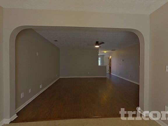 3rd image of 741 Georgetown Ln