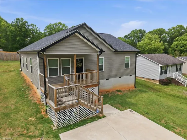 1467 Pollard Ave, Burlington, NC 27215