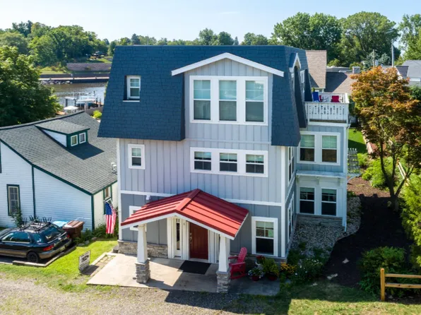 43 N Shore Dr, South Haven, MI 49090