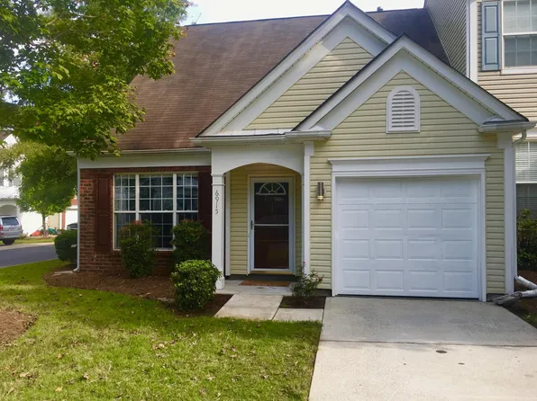 6915 Beverly Springs Dr, Charlotte, NC 28270