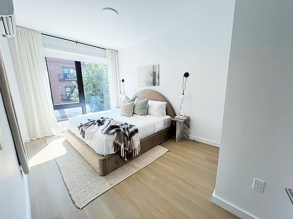 4th image of 2363 Bedford Ave #615D