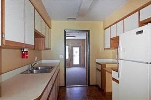 5th image of 153 E Lake Brantley Dr