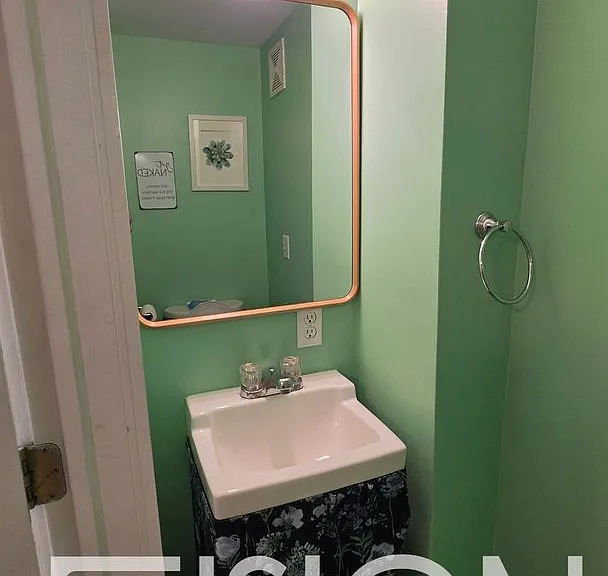 446 Colchester Ave — Photo 22