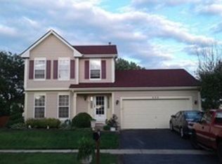 600 Lakewood Farms Dr, Bolingbrook, IL