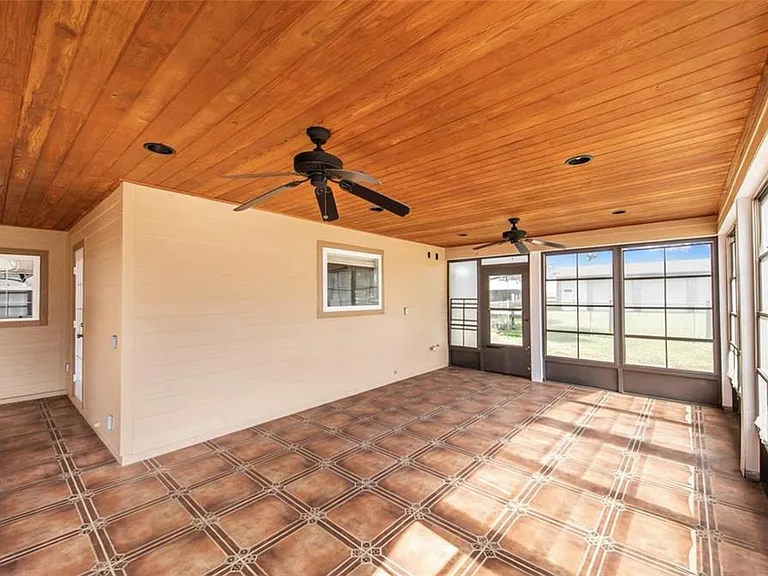 4854 E Hinson Ave — Photo 21