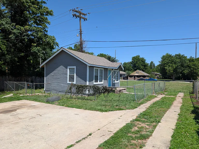 1709 NW 7th St #D — Photo 2