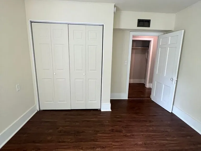 914 Jefferson St — Photo 12