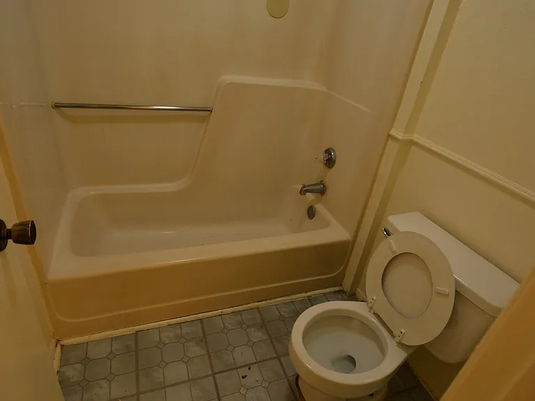 606 Starlinda Ct #B — Photo 14