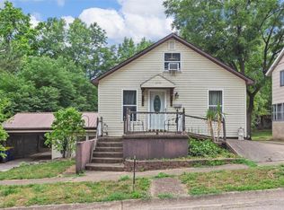 215 Lansdowne St, De Soto, MO 63020