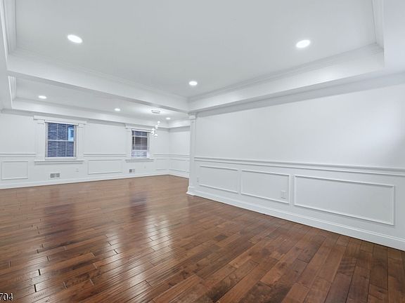 4th image of 1208 Orange Ave