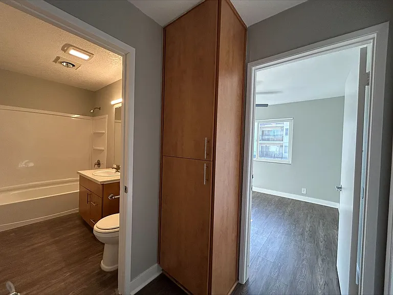 The Circle Apartments at Long Beach — Photo 81