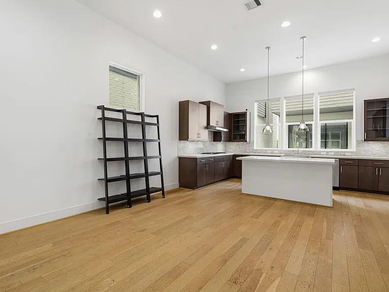 2624 Rusk St — Photo 13