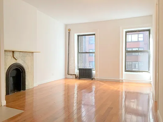 Rented by Manhattan Connection | media 12