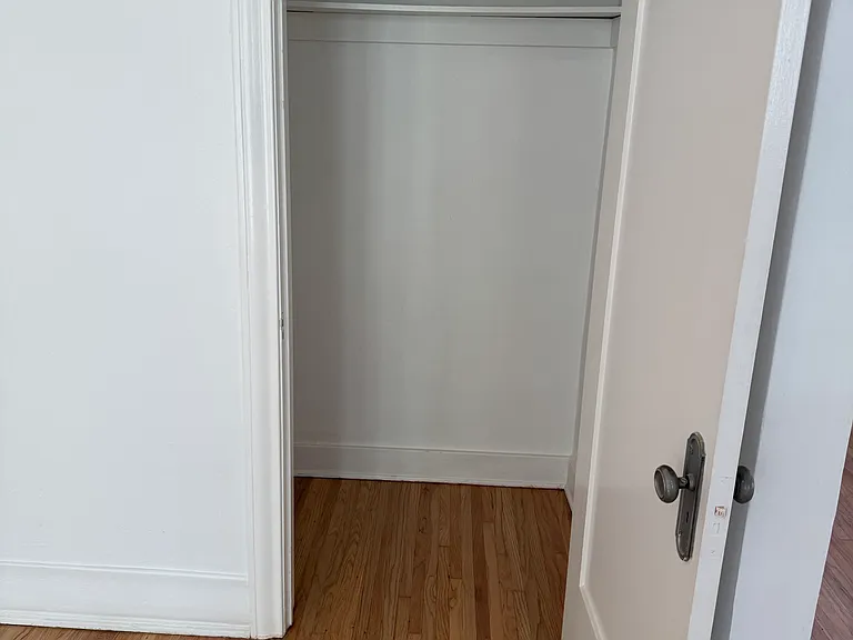 1042 S Hudson Ave #1/2 — Photo 9