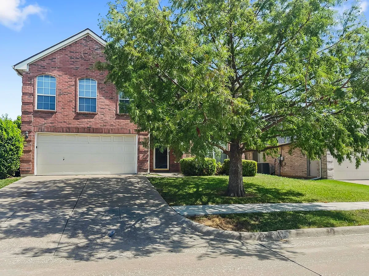 Building Photo - 303 Quail Meadows Ln