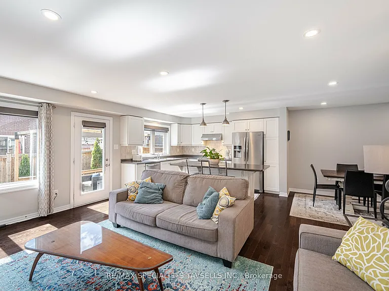 13 Lothbury Dr — Photo 10