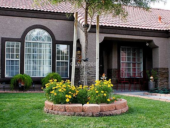2nd image of 1439 Foxglove Dr