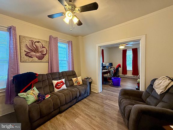 4th image of 429-431 Guilford Ave