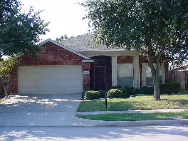 1st image of 1467 Royal Oaks Dr