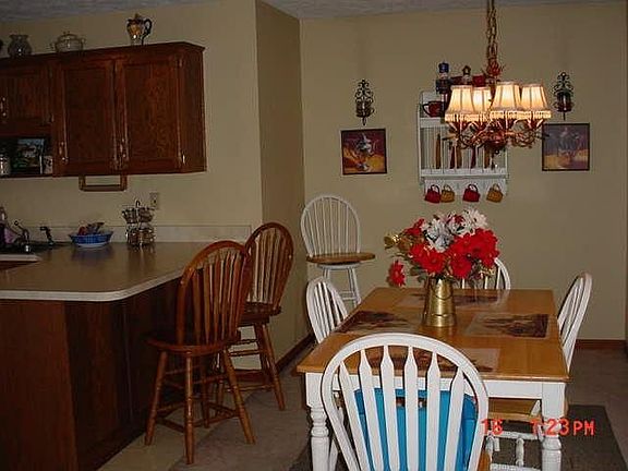 4th image of 3072 Deerfield Dr NE