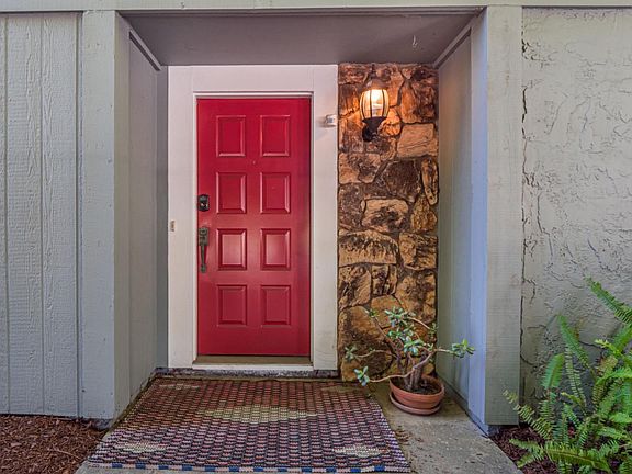 2nd image of 402 Sailfish Dr