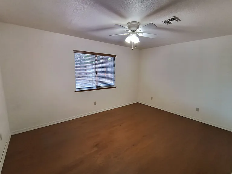 8071 Livorna Way — Photo 2