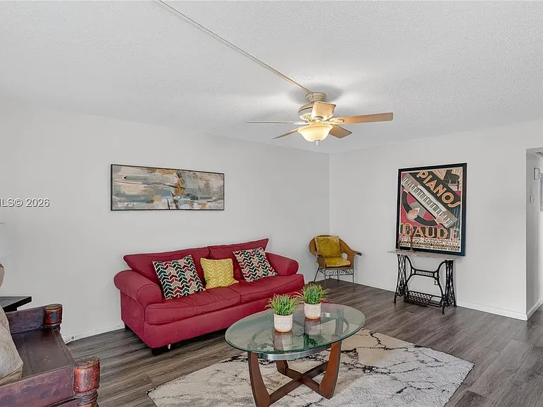 438 Mansfield Dr #438-K — Photo 2