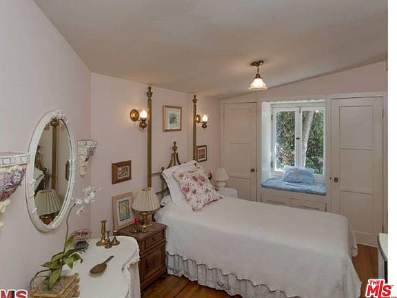 4th image of 1738 Franklin Canyon Dr