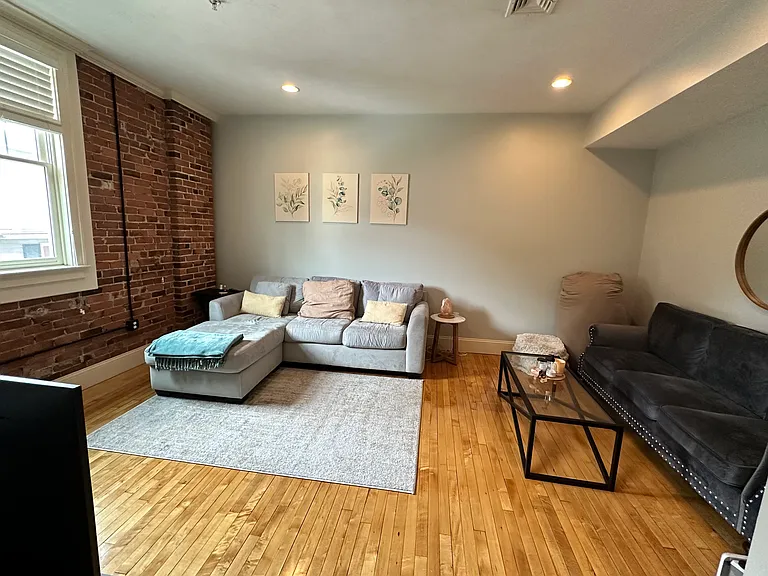 310 Court St #4 — Photo 3