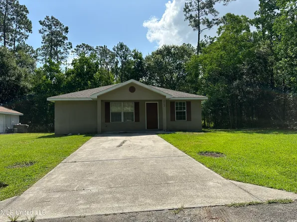 8042 Claiborne St, Bay Saint Louis, MS 39520