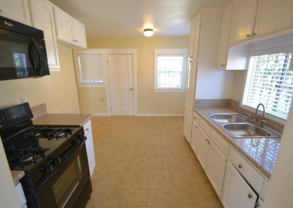 1st image of 1055 W 98th St