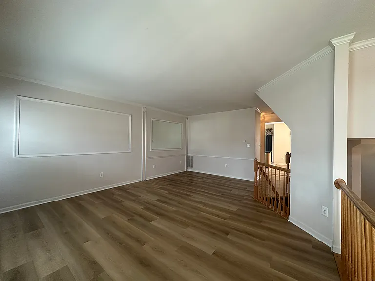 8359 Regal Oak Ct — Photo 12