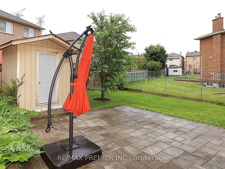 27 Prairie Dunes Pl — Photo 22