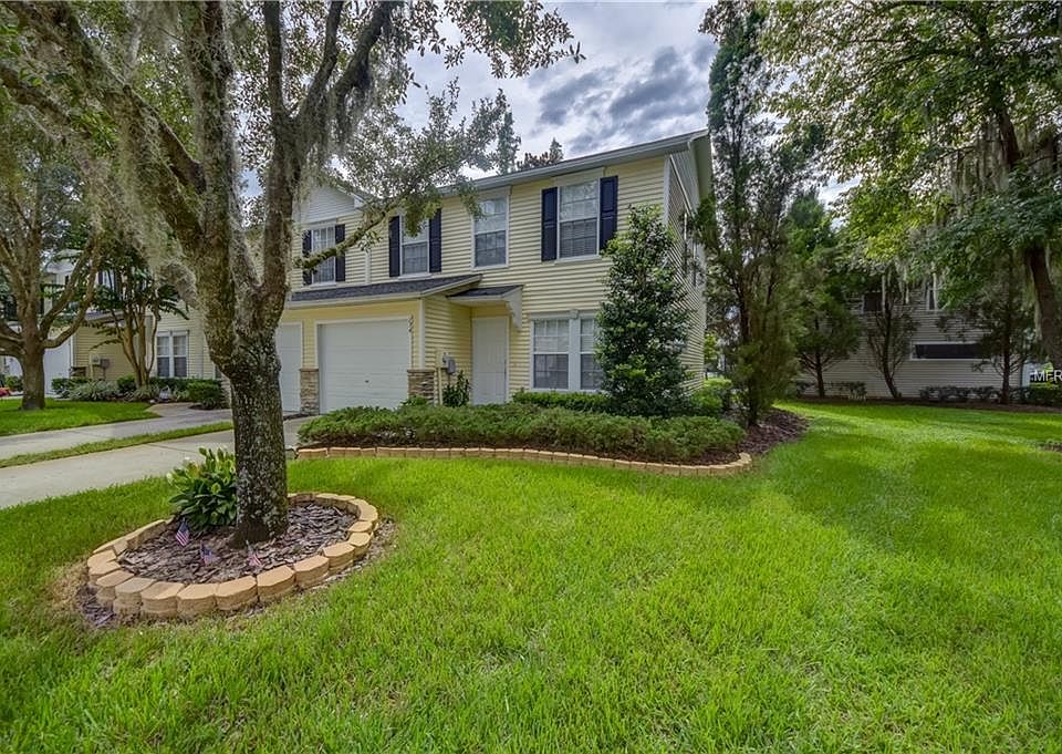 1st image of 134 Woodknoll Pl