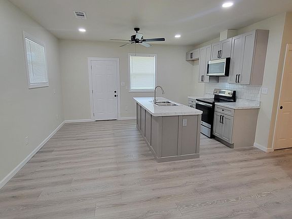 3rd image of 654 Tm Henderson Ave
