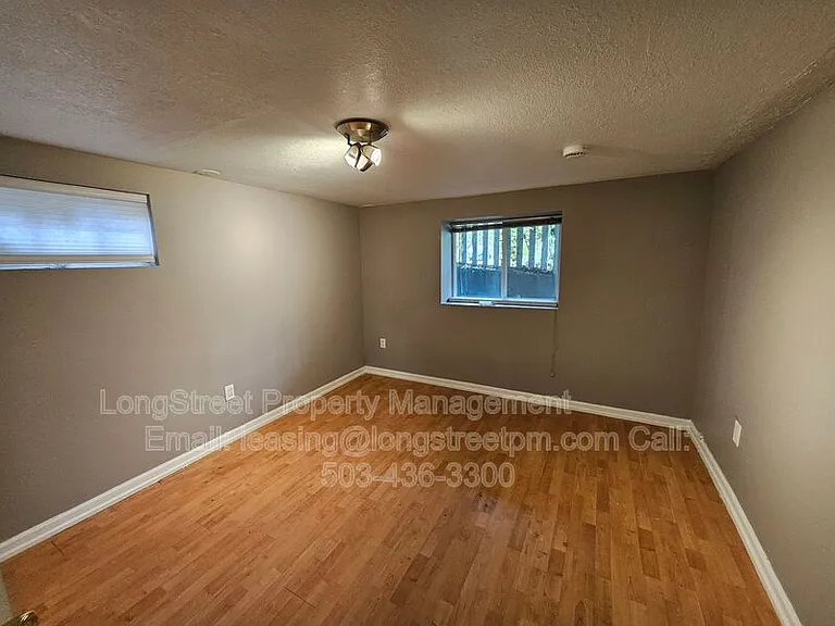 1734 SW Market St — Photo 40