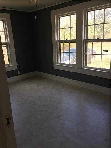 2nd image of 923 Wilmuth St
