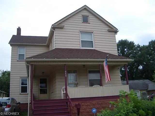 429 Tenney Ave photo 1