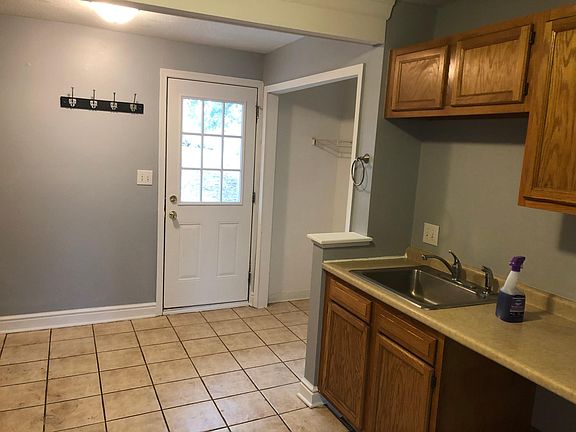 2nd image of 3484 Wilson St