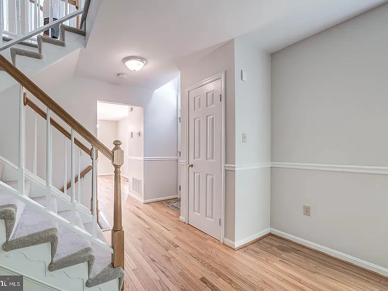7208 Burton Hill Ct — Photo 13