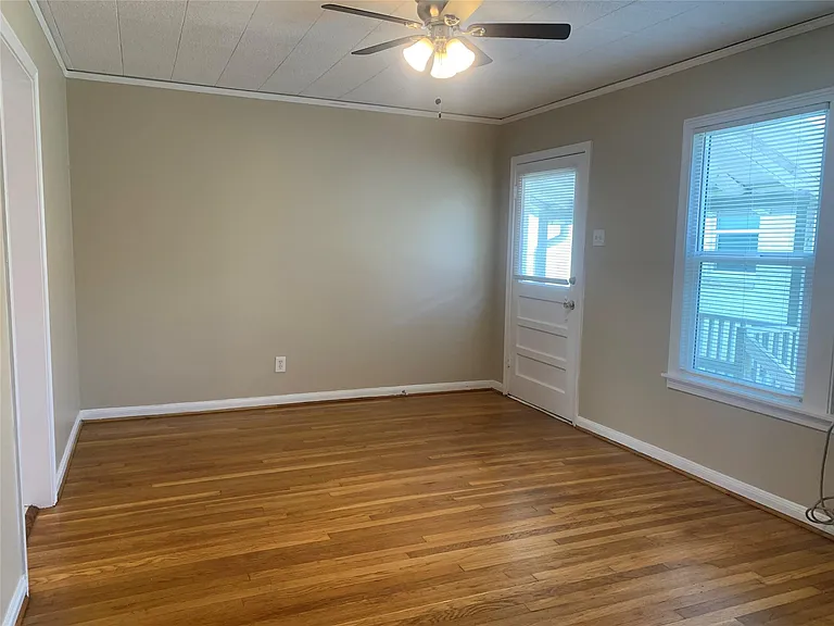 307 Avondale St #2.5 — Photo 5