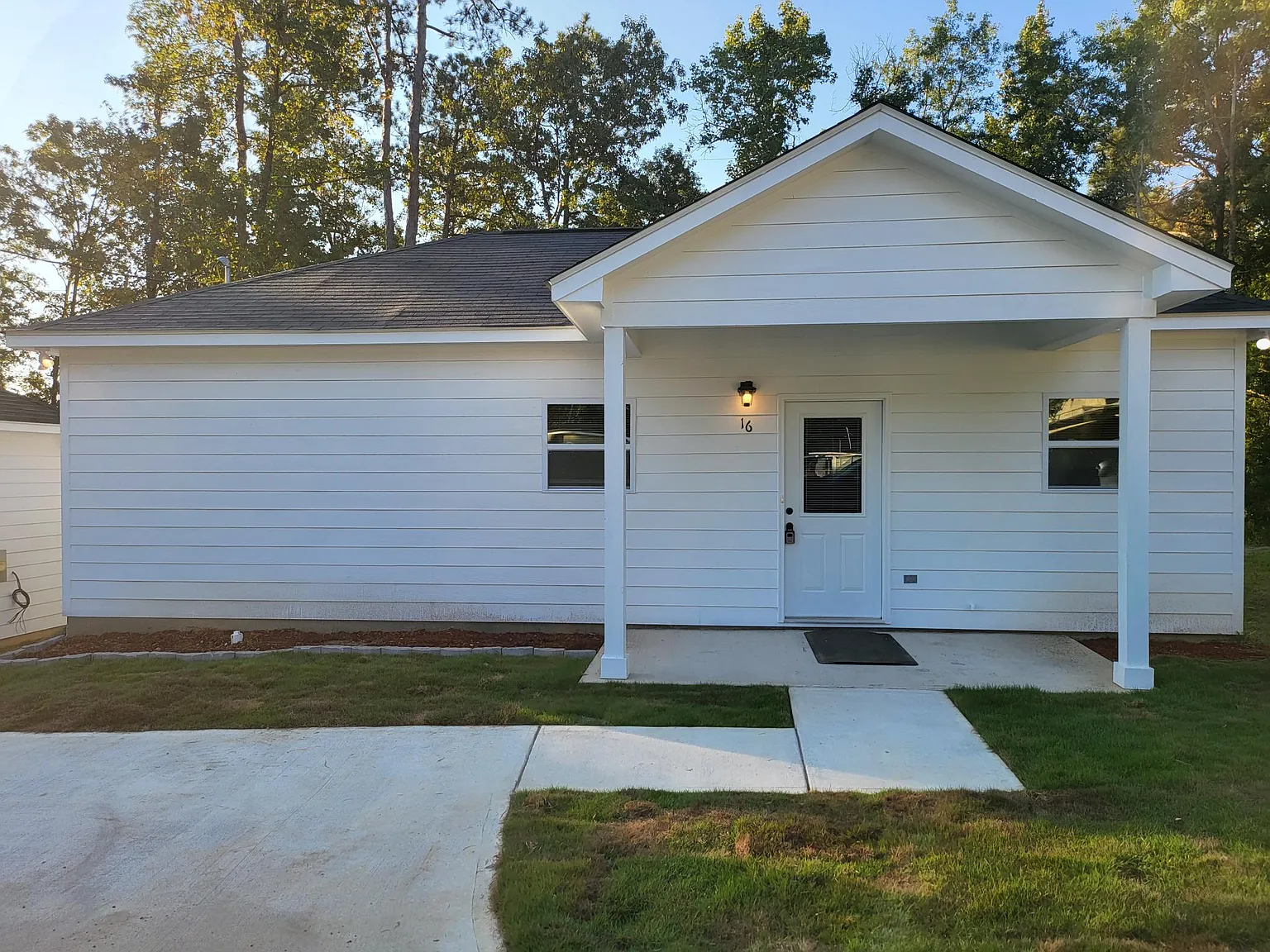 2 bed, $1,095 — Photo 1