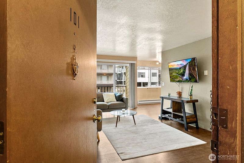 4th image of 2031 NW 59th Street #101