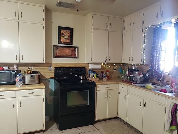 3rd image of 914 N Morrison Ave