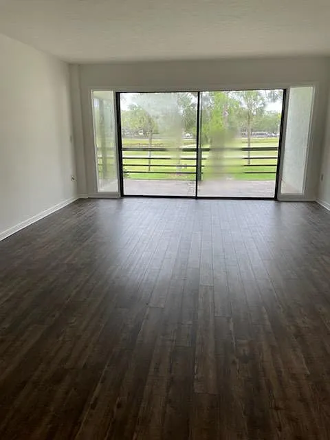 Building Photo - 5058 Marsh Field Rd #8