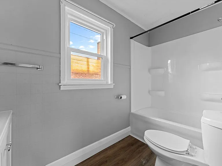 212 W 8th Ave — Photo 10