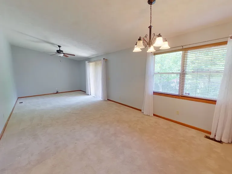 650 S Highland Dr — Photo 3