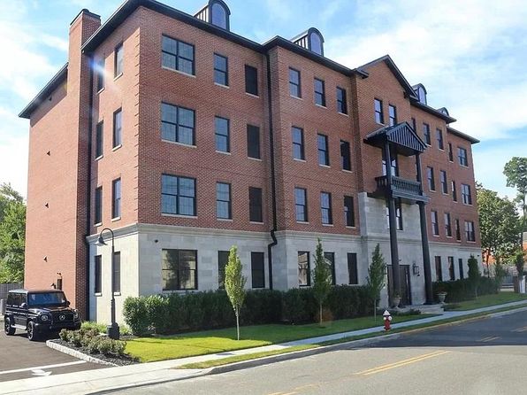 80 Roseland Ave #207