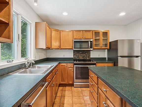 3rd image of 26 Foster St