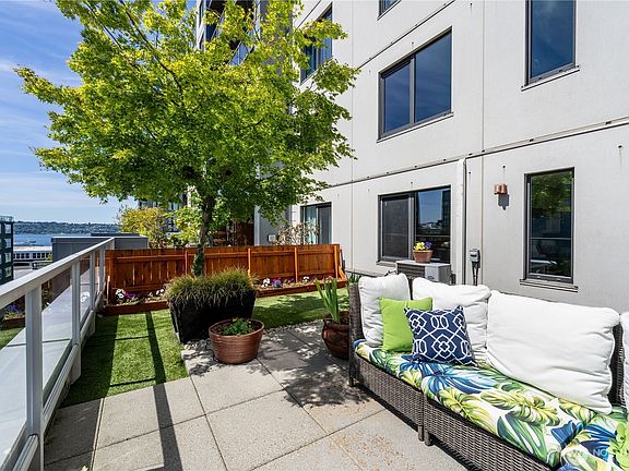 4th image of 76 Cedar Street #708
